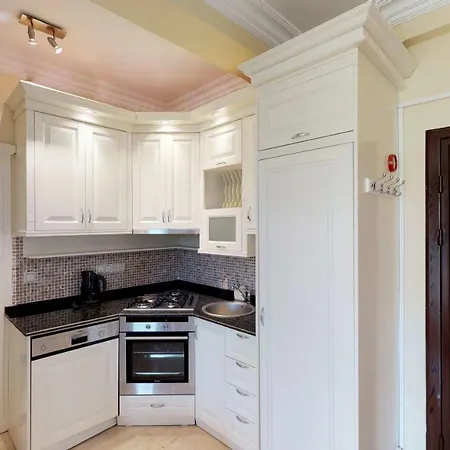 Gold 1 Bedroom *